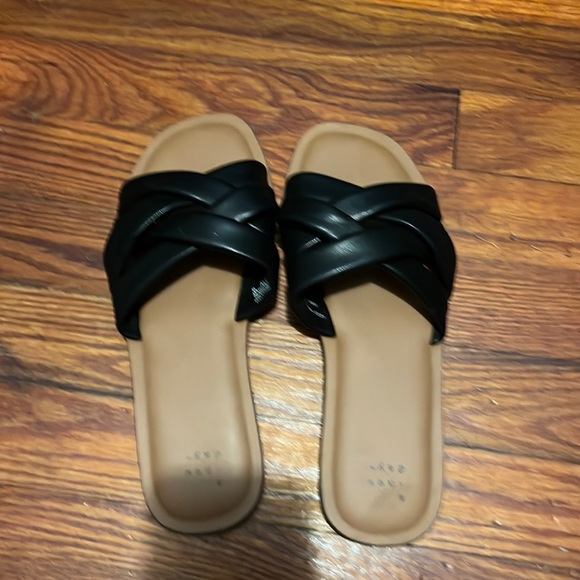 Sandals - Picture 1 of 1